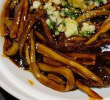 Sizzling Eel丝 with Sauce