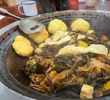 Stewed Beef Tendons and Brain in Iron Pot