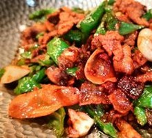 Stir-Fried Local Pork with Eco-friendly Chili