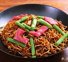 Stir-Fried Noodles in Iron Pot