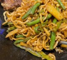 Stewed Pork Ribs with Green Beans and Noodles