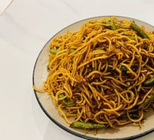Minced Pork with Flat Beans and Noodles