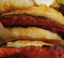 Stuffed flatbread with fried chicken