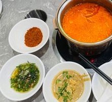 Sunlit Tomato Hot Pot