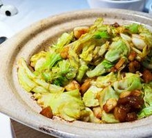 Stir-fried Pork Rinds with Sichuan Cabbage