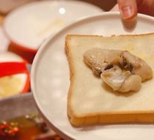 Oil-absorbing bread slices