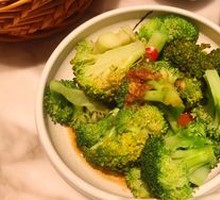 Steamed Broccoli with Soy Sauce