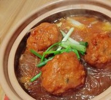 Braised Pork Meatballs in Clay Pot