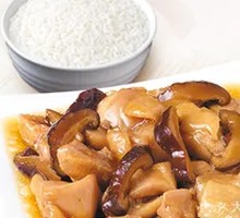 Braised Chicken Leg with Dried Mushrooms Rice