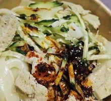 Noodles with sesame sauce