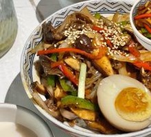 Three Bitter Beef Sauce with Scallion Braised Beef Rice