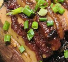 Preserved Vegetable Braised Pork