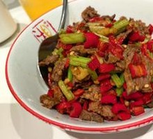 Stir-Fried Beef with Yellow Onion
