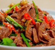 Stir-Fried Beef with Yellow Onion