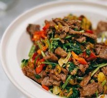 Stir-Fried Beef with Yellow Onion