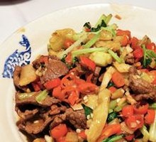 Stir-Fried Beef with Yellow Onion