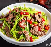 Xiangxi Stir-Fried Beef with Green Peppers