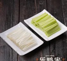Bamboo Shoots with Green Onion Strips