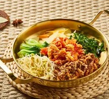 Gold-Grade Oil-Poured Noodle