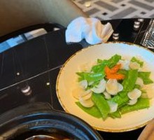 Scallion Oil Stir-fried Peas and Lily
