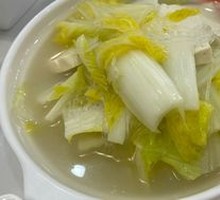 Baby bok choy stewed with tofu