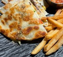 Angus Beef Cheese Flatbread
