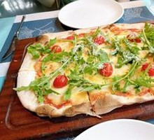 Buffalo Margherita Pizza