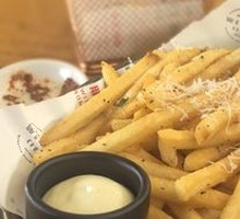 Truffle Garlic Fries
