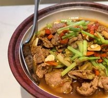 Stir-Fried Beef with Yellow Onion