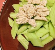 Pepper Oil Cucumber with Almonds