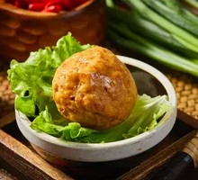 Egg Yolk Lion's Head Meatballs