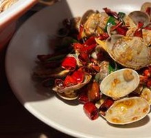 Spicy Stir-Fried Clams