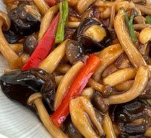 Stir-Fried Wild Mushrooms with Three Fresh Ingredients
