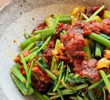 Stir-Fried Beef with Yellow Onion