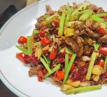 Stir-Fried Beef with Yellow Onion
