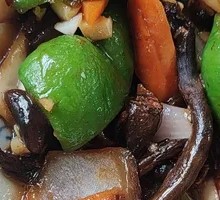 Wild Mushroom Stewed Free-range Chicken