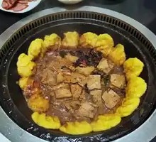 Stir-fried Crucian Carp in Iron Pot