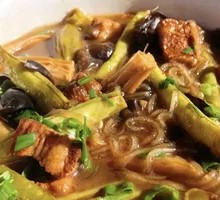 Napa cabbage with vermicelli and pork