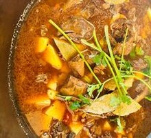 Stir-Fried Chicken in Iron Pot