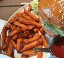 Slightly Drunk Cheese Beef Burger