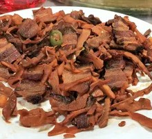 Stir-fried smoked bamboo shoots with preserved pork