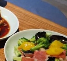 Broccoli Stir-Fried with Ham