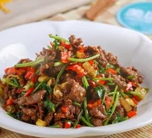 Stir-Fried Beef with Yellow Onion