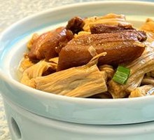 Braised Pork with Fresh Tofu Skin