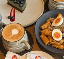 Slow-Cooked Australian Beef Ribs with粗管面