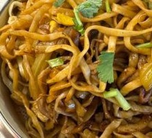Braised Noodles with Steamed Dumplings