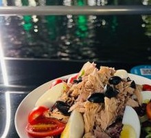 Mediterranean Tuna Salad