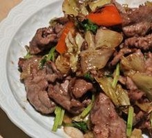 Sour Cabbage Stir-Fried Beef Tenderloin
