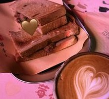Cheese-Roasted Lamb Leg Hot Press Sandwich