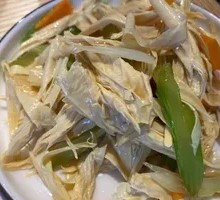 Celery with Yellow Skin Tofu Shreds